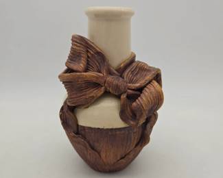 Terrafirma Ribbon Vase | Lot 96