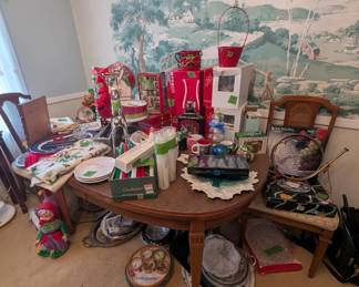 Christmas entertaining pieces and decor 