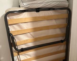 fold up mattress for guest