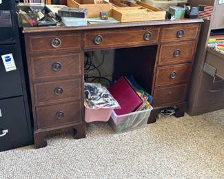 7 Drawer Federal Kneehole Desk