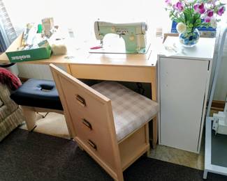 Vintage NECCHI Sewing Machine with awesome Counsel