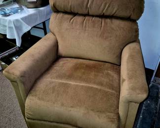 Like new!! Lift chair