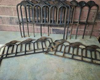 Cast iron decorative landscape border fencing