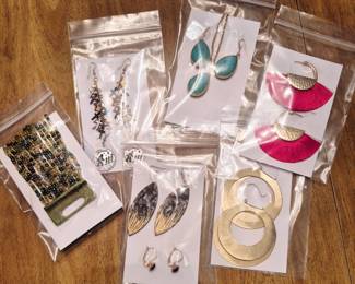 Much costume jewelry, 2 different families.