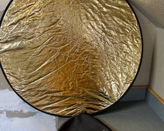 Collapsible photography light reflector