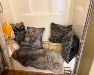 Decorative and children’s pillows