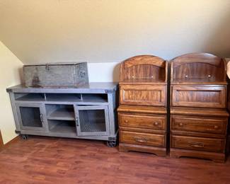 Solid wood oak bedroom set, industrial style stand on wheels, foot trunk