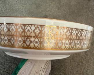 #55 - $250 - Mikasa Bone China Lacerna 168 service 