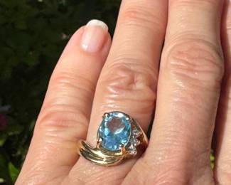 #139 - $475 - Blue topaz & Asian ring 14kt gold setting - sz 6-6.5