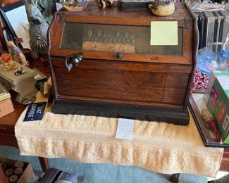 #40 - $ - Music box hand cranked with 25 cylinder rollers