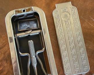 #51 - $18 - Antique British Rolls Razor 1920's-1950's 