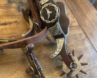 MANY PAIRS OF HIGHLY COLLECTIBLE VINTAGE SPURS - 