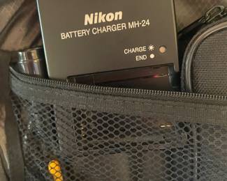 PART OF THE PACKAGE CHARGER FOR NIKON
