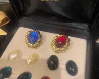 KJL  fun interchangeable earring set  