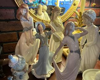 Lladro, Rex Porcelain Figurines
