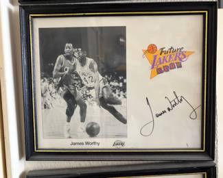 Laker James Worthy Photo - Autographed