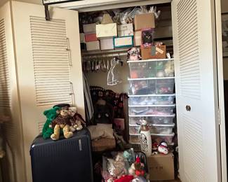 Tubs of Vintage Dolls and Beanie Babies