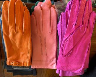 Beautiful ladies gloves. 