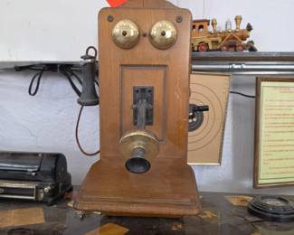 Antique The Country Belle By Guild Tube Radio (untested)