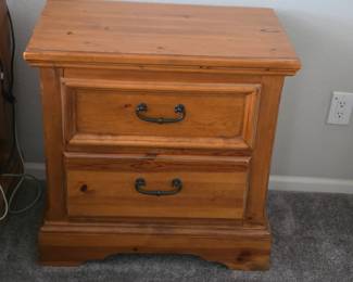 Pair of Country Americana Style Nightstands