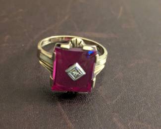 10 Kt gold Diamond Synthetic Ring