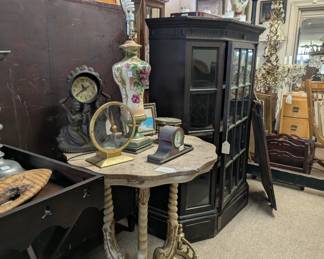 White Marble Table gold leaf