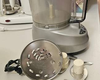 cuisinart food processor with attachements