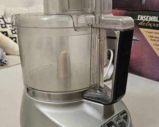 cuisinart food processor side angle