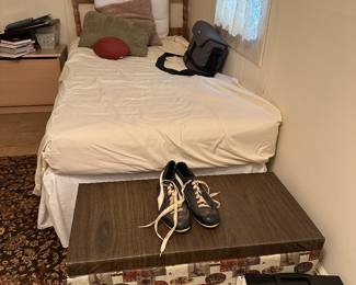 Toy chest and single bec