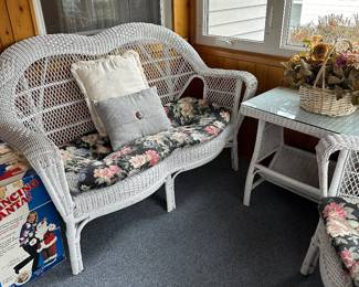 Wicker porch furniture 