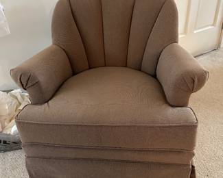 Swivel rocker club chair 