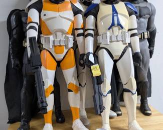 Large Star Wars and Batman figures x5