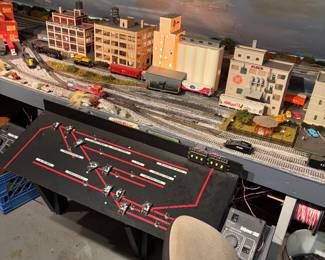 Lionel Lionel trains building house and tracks