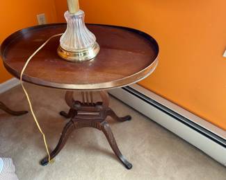 Accent table