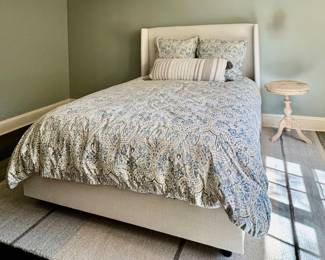 Upholstered Queen Bed