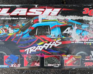 Slash-Short Course Off-Road Race Truck