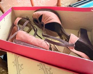 Vintage pink suede women's heels in original box
