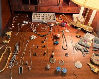 Large lot of vintage costume jewelry necklaces brooches and bracelets