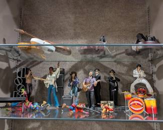 Figures and collectibles 