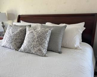 131. King Sleigh Bed