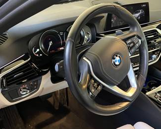 148. BMW 530i 2019 31,500 miles, (new tires)