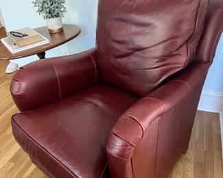 137. Stanford Leather Chair and Ottoman (31" x 37" x 35")