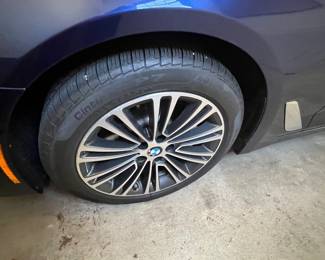 148. BMW 530i 2019 31,500 miles, (new tires)