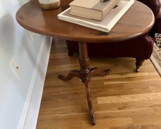 144c. Antique Oval Tilt Top Table