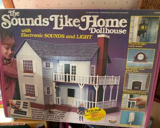 1982 The Sounds Like Home Electronic Dollhouse/Box