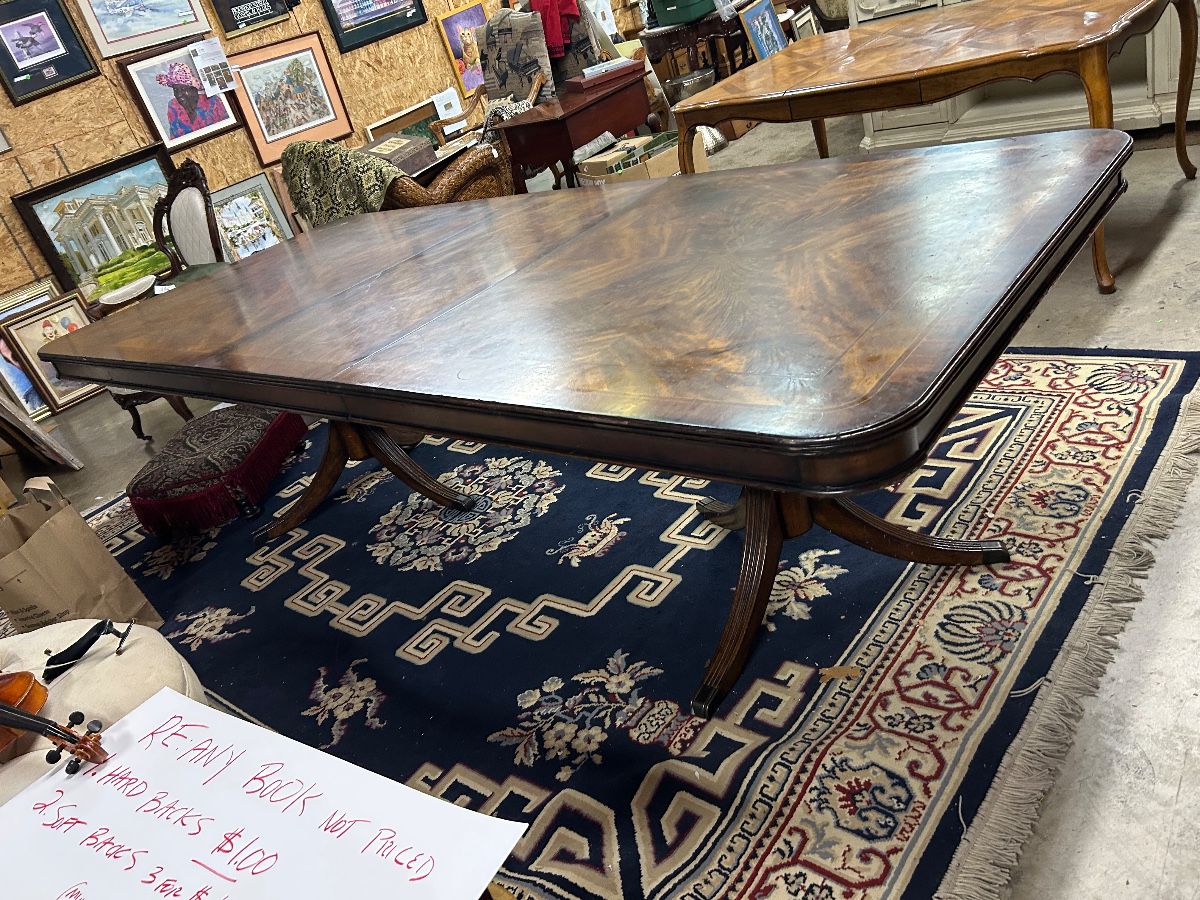 $900 fine quality pedestal dining table 