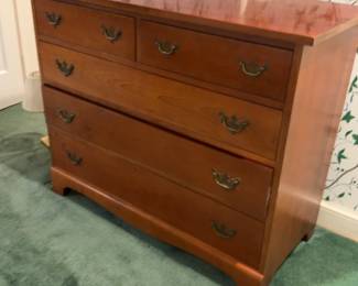 Classic Cherry Wood 4-Drawer Dresser with Brass Hardware