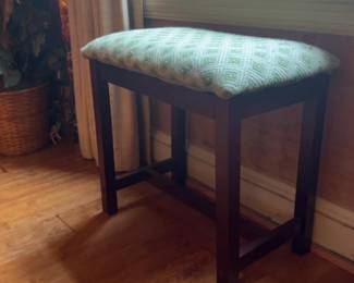Upholstered Wood Vanity Bench with Geometric Pattern