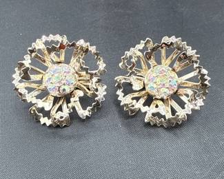 Pair Of Vintage Sarah Coventry Allusion ClipOn Flower Earrings