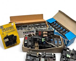 Mixed Lot Circuit Breakers Murray Bryant Federal Electric NOS and Used